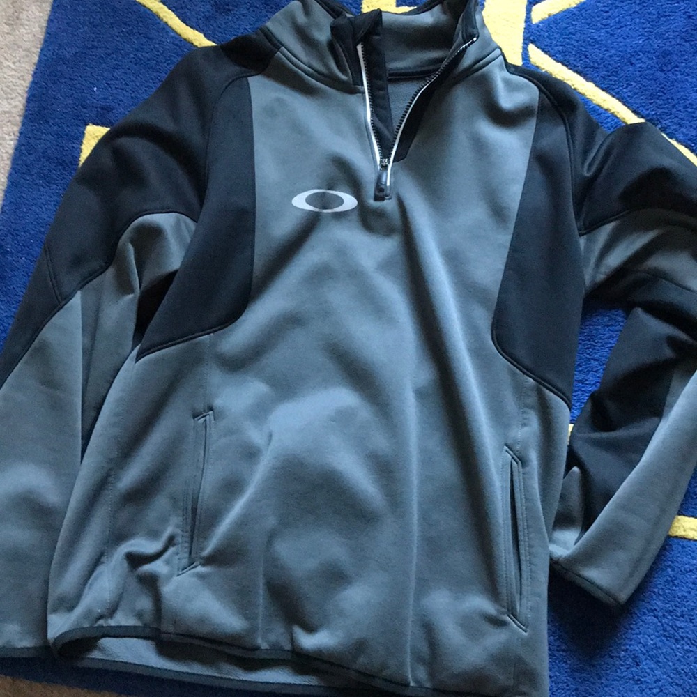 Oakley sweatshirt